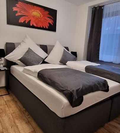 טריברג Waterfalls Apartment 1 מראה חיצוני תמונה