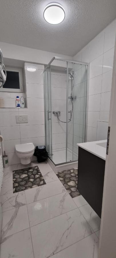 טריברג Waterfalls Apartment 1 מראה חיצוני תמונה